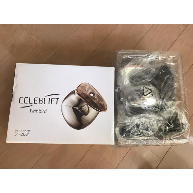 TWINBIRD(ツインバード)のceleblift twinbird SH-2681 防水ヘッドケア機　箱付き スマホ/家電/カメラの美容/健康(フェイスケア/美顔器)の商品写真