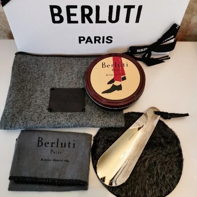 BERLUTI ギフトにも♪シューケアセット ワックス2個 ブラシ クロス2枚