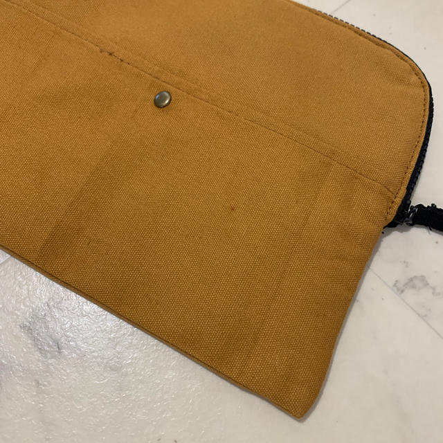 carhartt(カーハート)の最終価格　carhartt マルチポーチ メンズのバッグ(その他)の商品写真