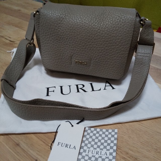 FURLA 斜めがけショルダー