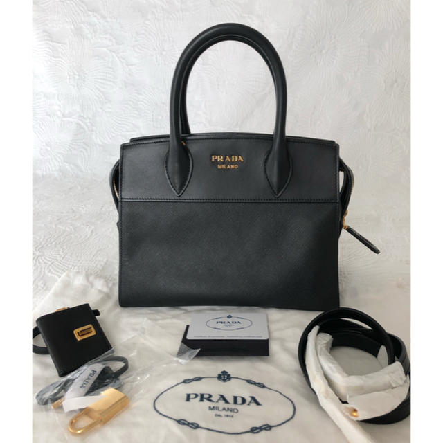 ハンドバッグPRADA サフィアーノバッグ　未使用に近い美品　お値下げ中