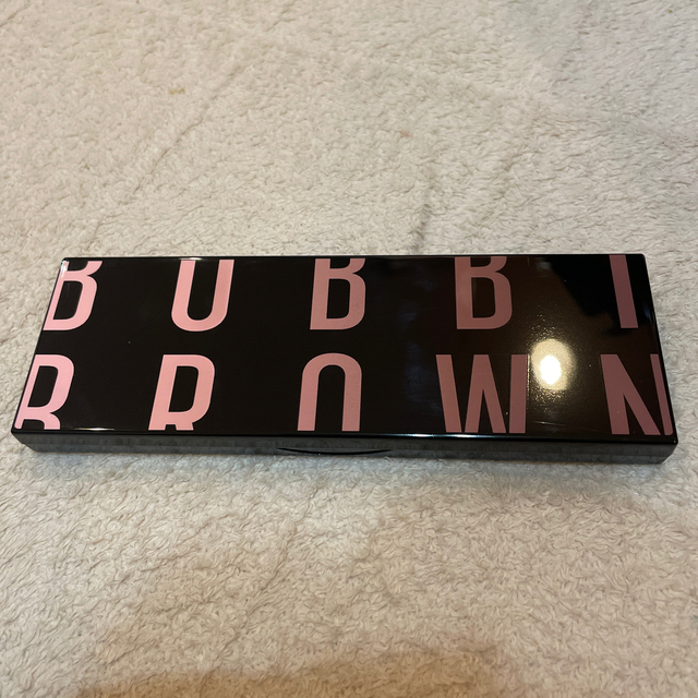 BOBBI BROWN(ボビイブラウン)のボビーブラウン ブラッシュヌードアイシャドウパレット コスメ/美容のベースメイク/化粧品(アイシャドウ)の商品写真