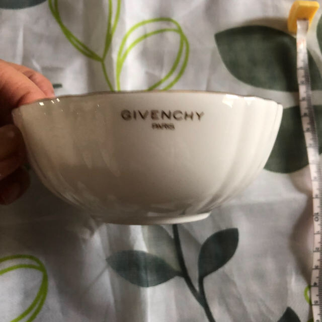 GIVENCHY(ジバンシィ)のケイ様　専用　　ジバンシィ　小ボウル　4ケセット インテリア/住まい/日用品のキッチン/食器(食器)の商品写真