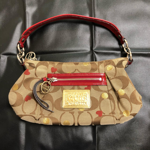 COACH ハンドバッグ  赤　ハート　シグネチャー