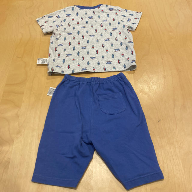 UNIQLO(ユニクロ)のユニクロ　90 半袖　パジャマ　ブルー　車 キッズ/ベビー/マタニティのキッズ服男の子用(90cm~)(パジャマ)の商品写真