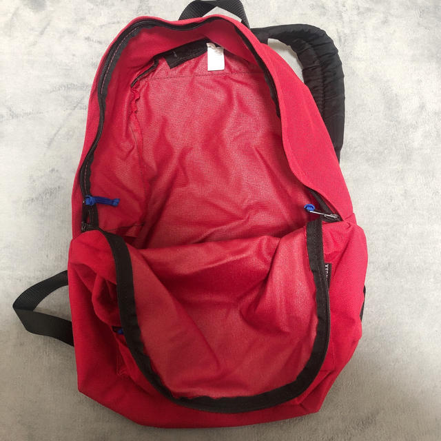 OUTDOOR(アウトドア)のOUTDOOR 赤 リュック メンズのバッグ(バッグパック/リュック)の商品写真
