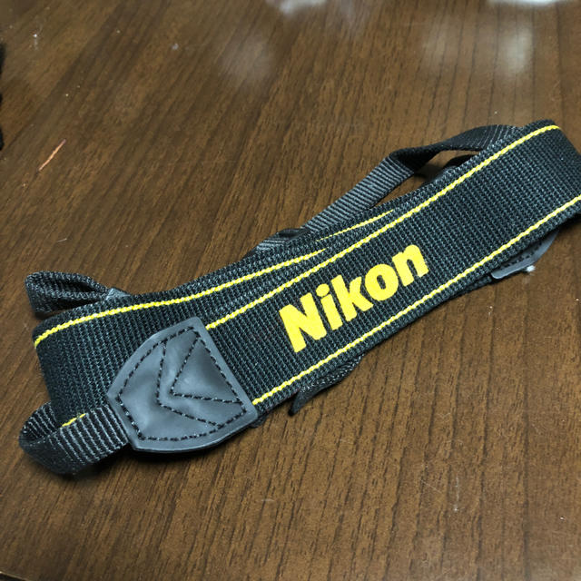 Nikon(ニコン)のNikon純正カメラストラップ スマホ/家電/カメラのスマホアクセサリー(ネックストラップ)の商品写真