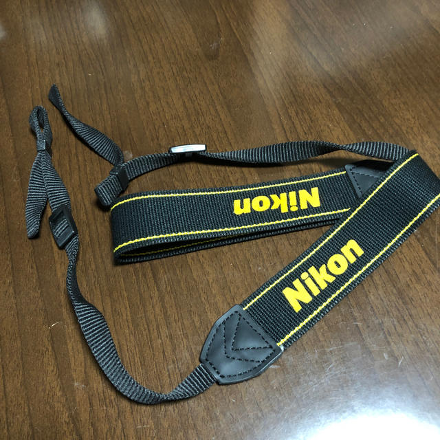 Nikon(ニコン)のNikon純正カメラストラップ スマホ/家電/カメラのスマホアクセサリー(ネックストラップ)の商品写真