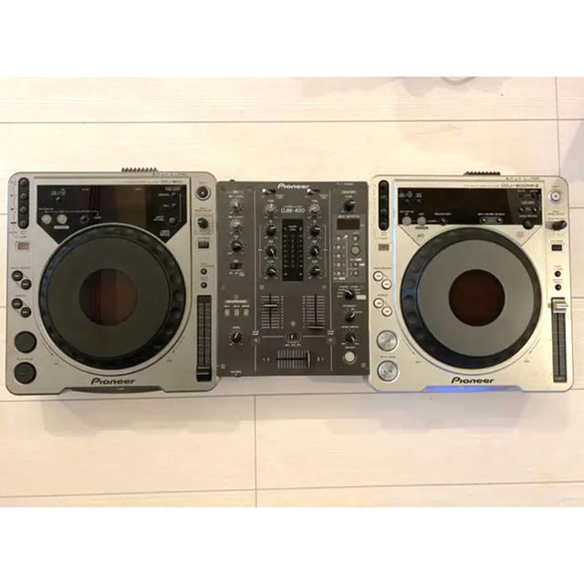 Pioneer(パイオニア)のPioneer CDJ-800、mk2、ミキサーDJM-400 3点フルセット 楽器のDJ機器(DJミキサー)の商品写真