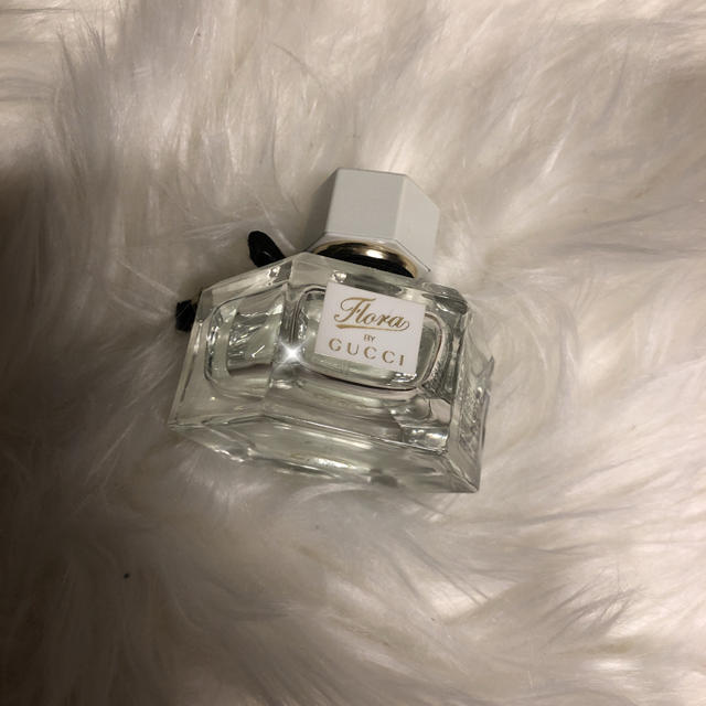 Gucci(グッチ)のフローラバイグッチ　オーフレッシュオードトワレ 30ml コスメ/美容のコスメ/美容 その他(その他)の商品写真