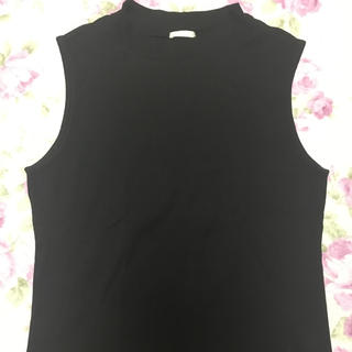 ジーユー(GU)のGU ジーユー タンクトップ(Tシャツ(半袖/袖なし))