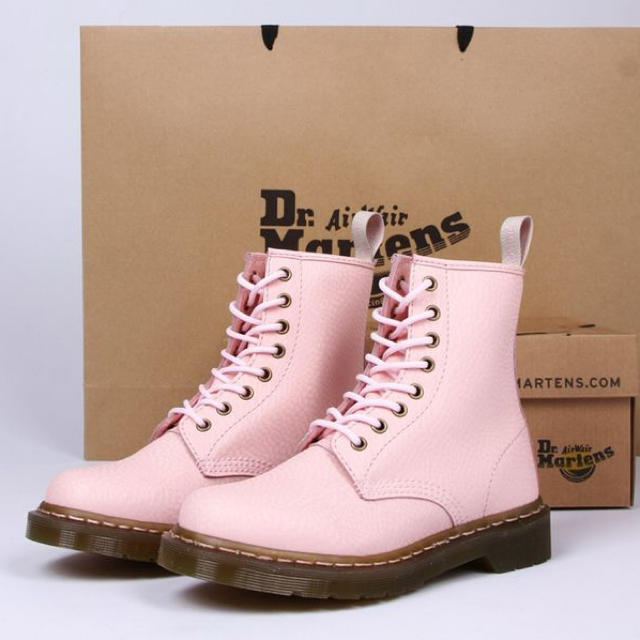 Dr.Martens(ドクターマーチン)の【t.t.t.2820様専用】ドクターマーチン　ピンク　8ホール レディースの靴/シューズ(ブーツ)の商品写真