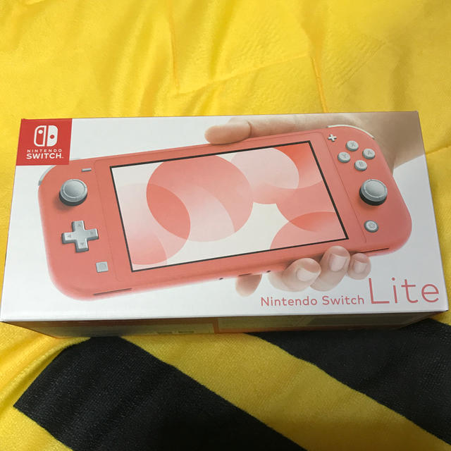 ニンテンドースイッチライト　コーラル　新品