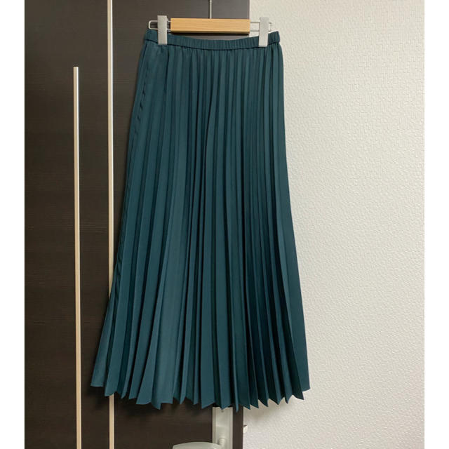 UNIQLO(ユニクロ)の送料込み【UNIQLO】プリーツスカート レディースのスカート(ロングスカート)の商品写真