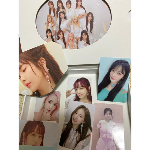 AKB48(エーケービーフォーティーエイト)のIZ*ONE 宮脇咲良　サイン エンタメ/ホビーのCD(K-POP/アジア)の商品写真