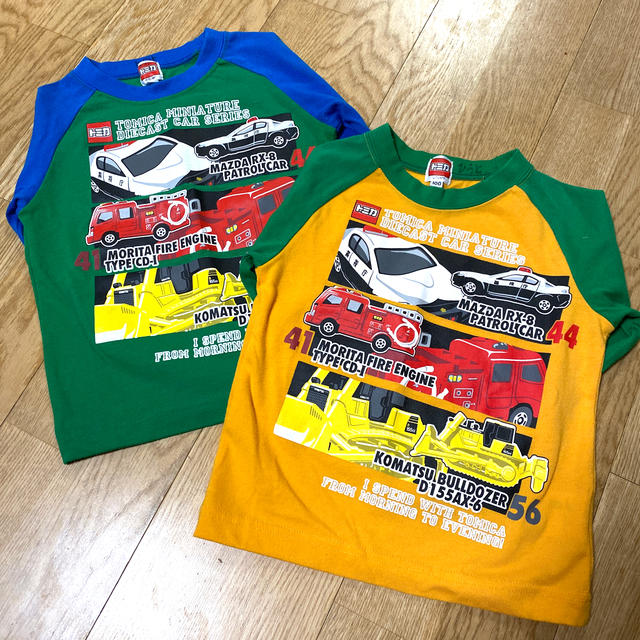 Takara Tomy(タカラトミー)の⭐️トミカ⭐️キッズ長袖　2枚セット キッズ/ベビー/マタニティのキッズ服男の子用(90cm~)(Tシャツ/カットソー)の商品写真