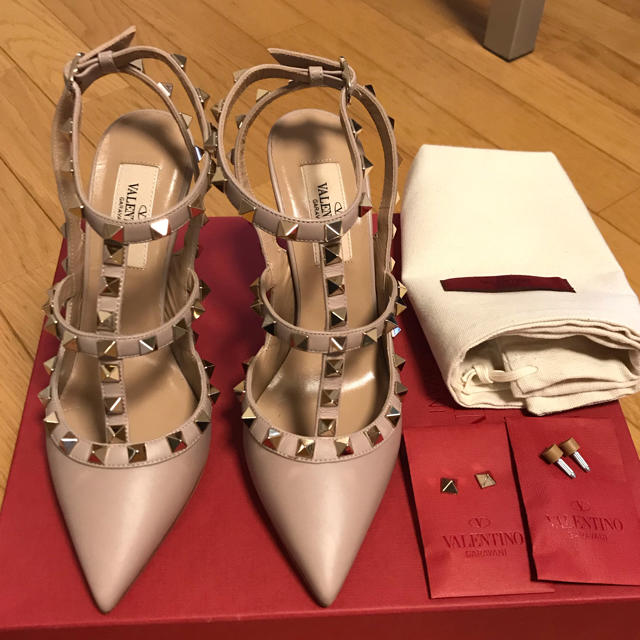 冬バーゲン☆特別送料無料!】 VALENTINO - Mヴァレンティノ パンプス