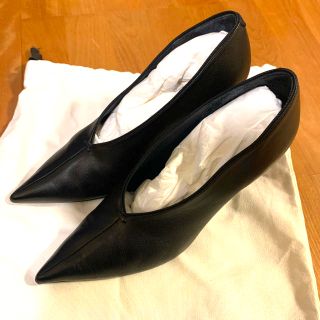 セリーヌ(celine)の【Kumakun】さま専用　CELINE フィービー　黒　パンプス　36.5(ハイヒール/パンプス)