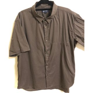 ビームス(BEAMS)の【美品】BEAMS シャツ(シャツ/ブラウス(半袖/袖なし))