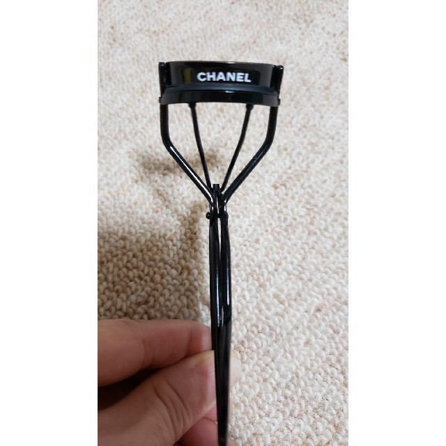 CHANEL(シャネル)のCHANELシャネル  ビューラー コスメ/美容のメイク道具/ケアグッズ(ビューラー・カーラー)の商品写真