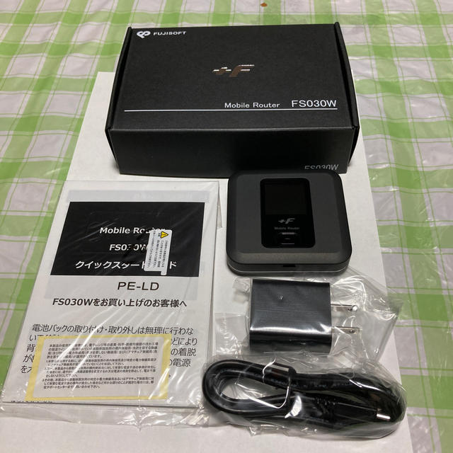 富士ソフト モバイルルーター　FS030W