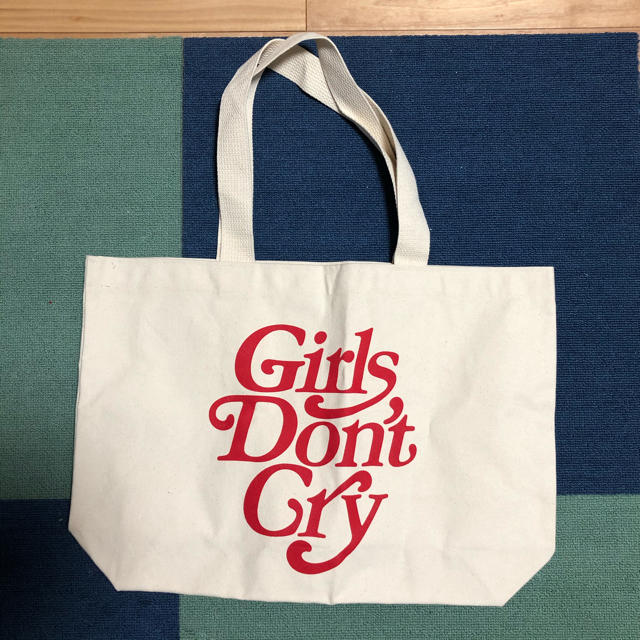 Girls Don't Cry トートバッグ