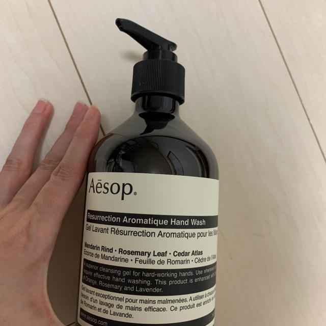 Aesop(イソップ)の【新品未開封】Aesop（イソップ）レスレクション　ハンドウォッシ　500ml コスメ/美容のボディケア(ボディソープ/石鹸)の商品写真