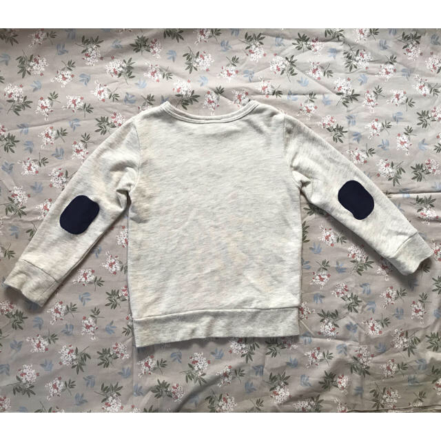 BeBe(ベベ)のSLAP SLIP スウェット カットソー グレー100 キッズ/ベビー/マタニティのキッズ服男の子用(90cm~)(Tシャツ/カットソー)の商品写真