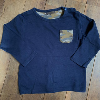 ユニクロ(UNIQLO)のユニクロ　ロングTシャツ　ネイビー　サイズ90(Tシャツ/カットソー)