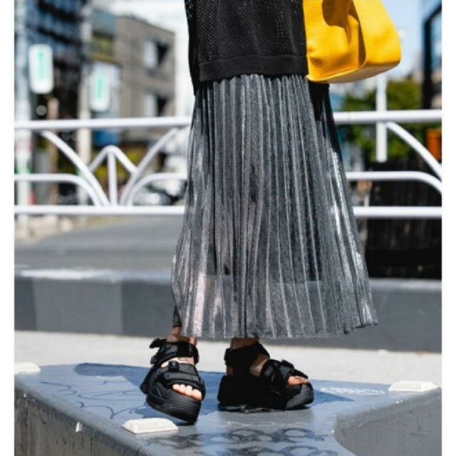 JEANASIS(ジーナシス)のシアーシャイニープリーツスカート　2020ss レディースのスカート(ロングスカート)の商品写真