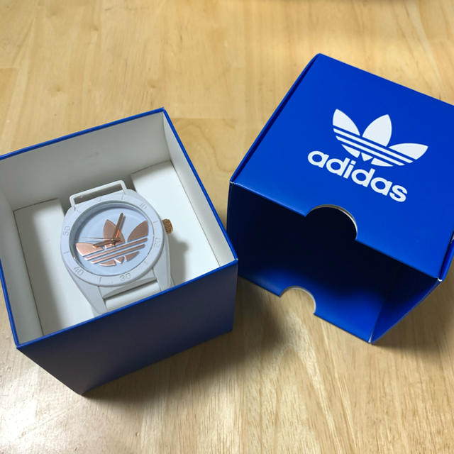 adidas(アディダス)のあくびちゃん様専用 レディースのファッション小物(腕時計)の商品写真