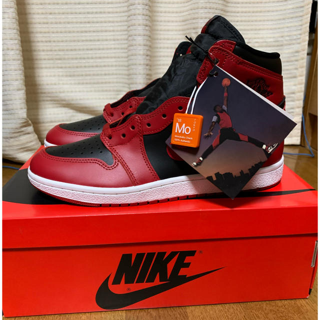 NIKE(ナイキ)のNIKE AIR JORDAN 1 HI ’85 “VARSITY RED” メンズの靴/シューズ(スニーカー)の商品写真