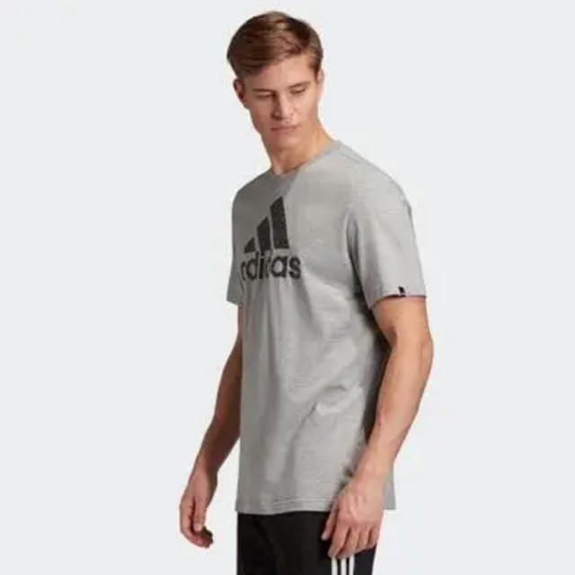 adidas(アディダス)の新品・未使用　アディダス adidas テクスチャード ロゴ 半袖Tシャツ M メンズのトップス(Tシャツ/カットソー(半袖/袖なし))の商品写真