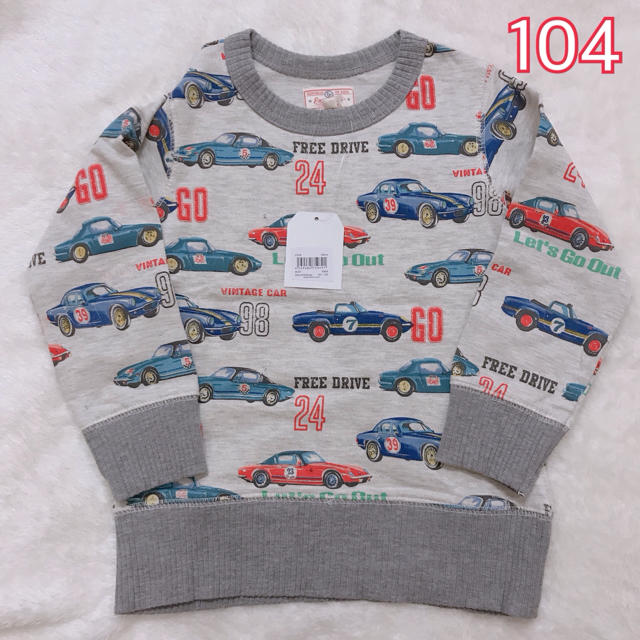 motherways(マザウェイズ)のマザウェイズ トレーナー 104㎝ 車柄 キッズ/ベビー/マタニティのキッズ服男の子用(90cm~)(Tシャツ/カットソー)の商品写真