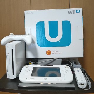 ウィーユー(Wii U)のwii Uファミリーセットホワイト ソフト2本(家庭用ゲーム機本体)
