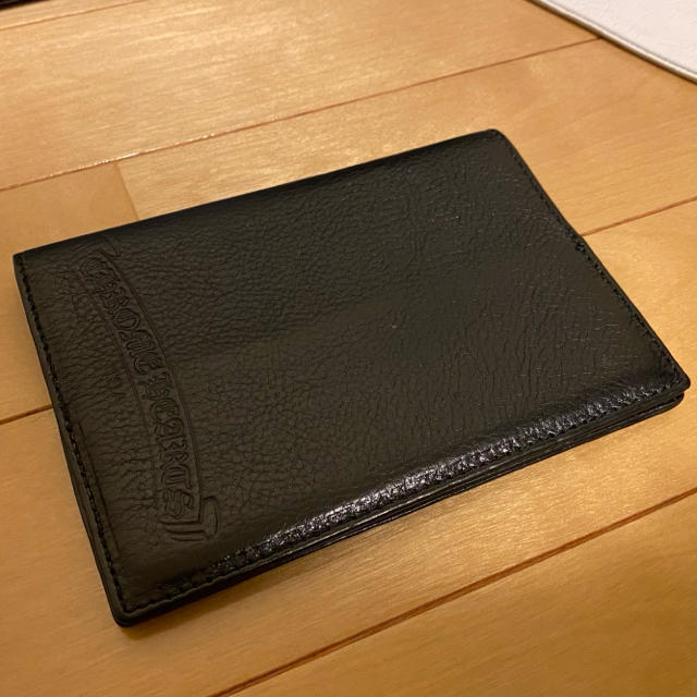 Chrome Hearts(クロムハーツ)の正規品 本物 クロムハーツ クロスパッチ付き レザー パスポートケース メンズのファッション小物(長財布)の商品写真