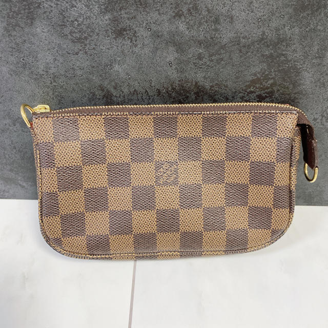 LOUIS VUITTON(ルイヴィトン)の高島屋のLOUIS VUITTONにて購入◆ダミエのマレに付属品のポーチ レディースのファッション小物(ポーチ)の商品写真