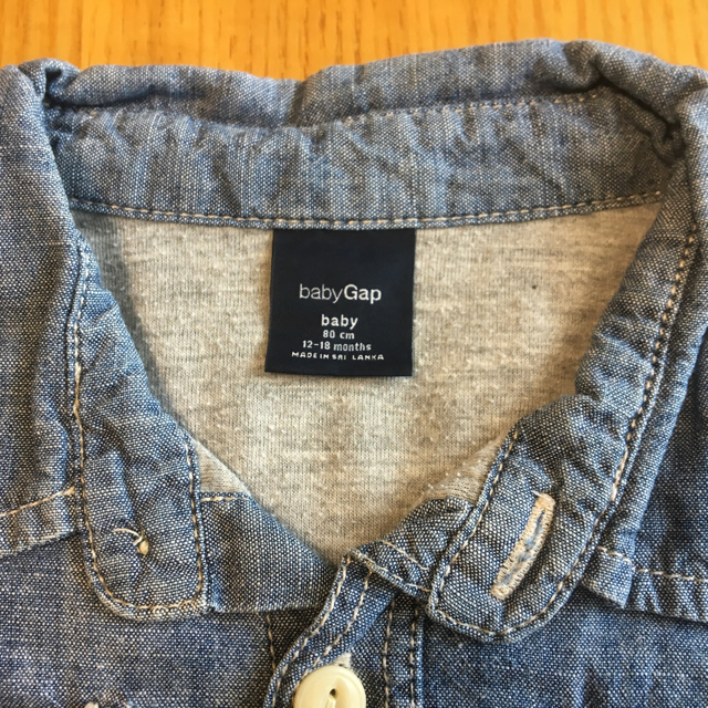 babyGAP(ベビーギャップ)の【れい様専用】babyGAP パーカー グレー&デニムシャツ 80cm キッズ/ベビー/マタニティのベビー服(~85cm)(ジャケット/コート)の商品写真