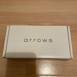 アローズ(arrows)のarrows m05 ホワイト 新品未使用 simフリー(スマートフォン本体)