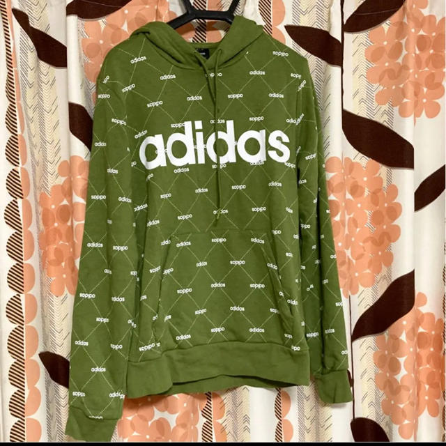 adidas(アディダス)のadidas アディダス　パーカー　グリーン　黄緑　メンズ　レディース レディースのトップス(パーカー)の商品写真