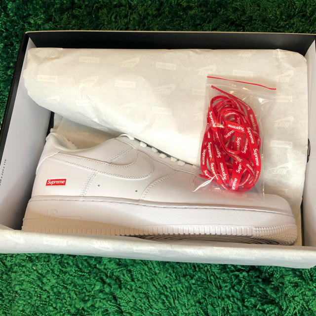 Supreme(シュプリーム)の【28】Supreme®/Nike® Air Force 1 Low メンズの靴/シューズ(スニーカー)の商品写真