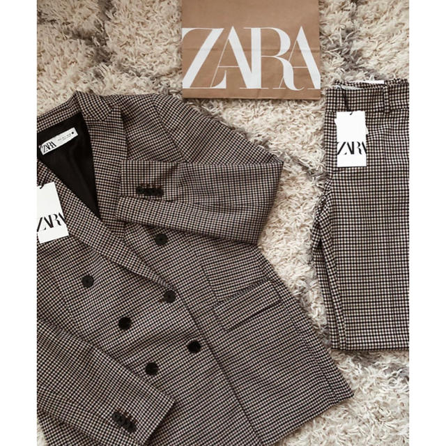 ZARA(ザラ)の＊2020AW＊ZARA ダブルブレスト仕様チェック柄ジャケット レディースのジャケット/アウター(テーラードジャケット)の商品写真