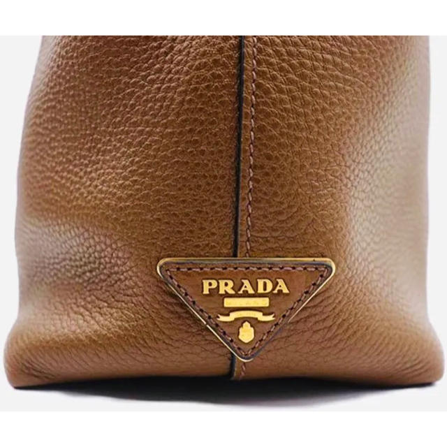 PRADA レザートートバック　ブラウン