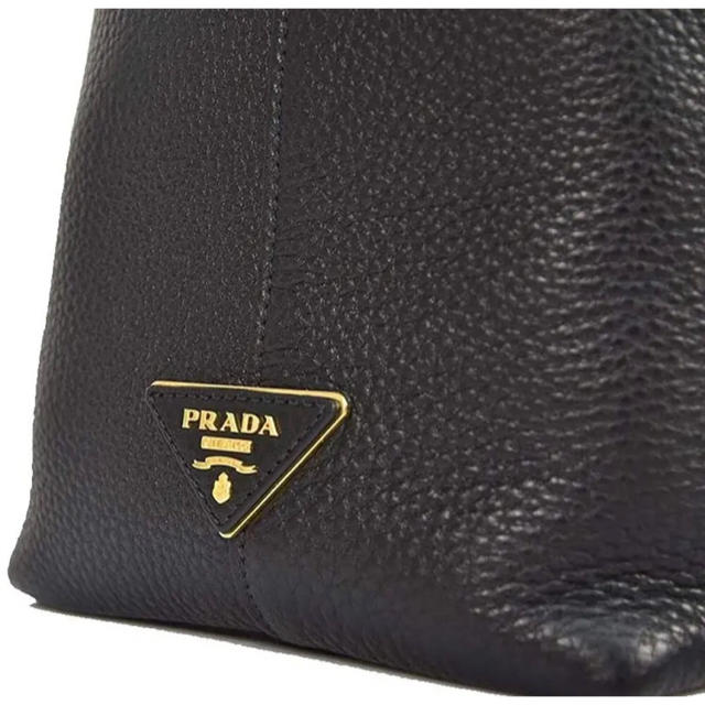 PRADA プラダ ロゴ刻印レザートートバック　新品