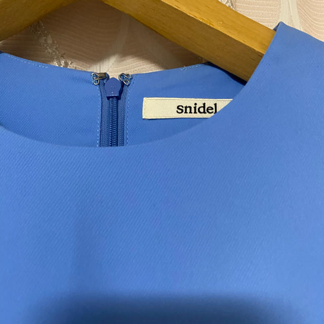 SNIDEL(スナイデル)の新品　ブルーワンピース レディースのワンピース(ひざ丈ワンピース)の商品写真