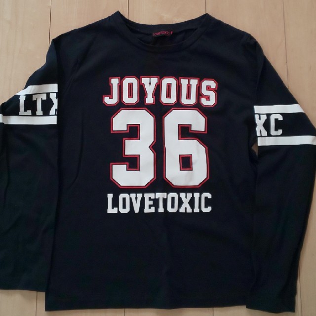 lovetoxic(ラブトキシック)のLOVETOXIC★紺色ロンT★M150 キッズ/ベビー/マタニティのキッズ服女の子用(90cm~)(Tシャツ/カットソー)の商品写真