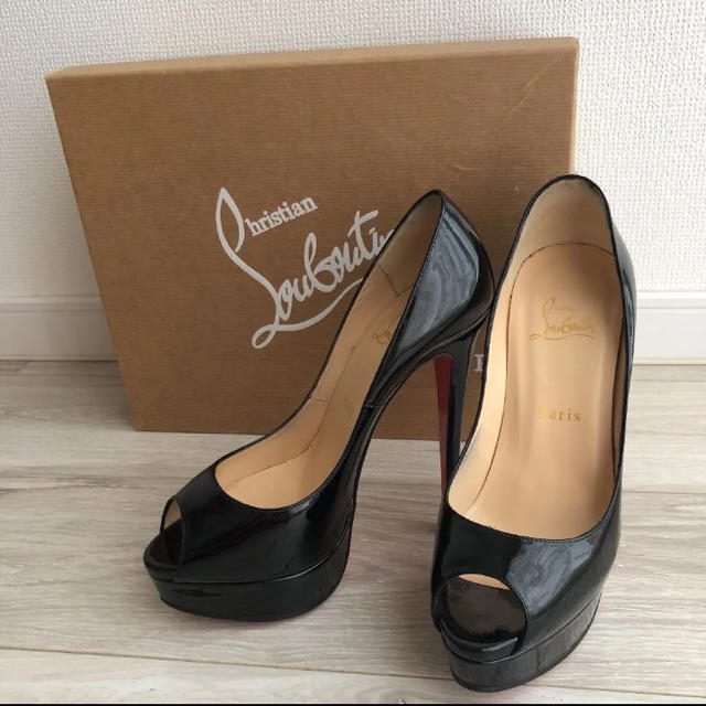 Christian Louboutin(クリスチャンルブタン)のクリスチャンルブタン パンプス　黒 レディースの靴/シューズ(ハイヒール/パンプス)の商品写真