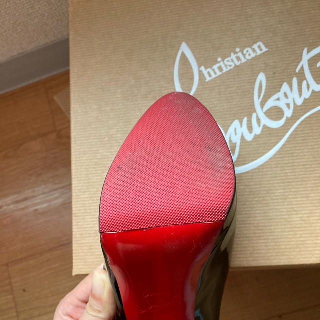 Christian Louboutin(クリスチャンルブタン)のクリスチャンルブタン パンプス　黒 レディースの靴/シューズ(ハイヒール/パンプス)の商品写真