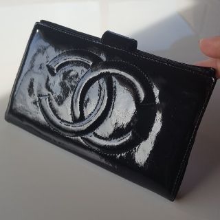 シャネル(CHANEL)のシャネル エナメル 二つ折り財布(財布)