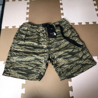 ロイヤル(roial)の新品未着用rokxハーフパンツ(ショートパンツ)